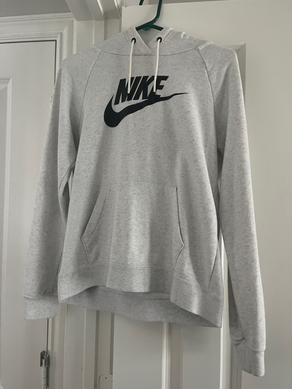 Nike Women's Heather Gray/white Pullover Hoodie with Black Logo